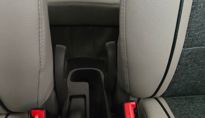 2015 Hyundai i10 SPORTZ 1.1, Petrol, Manual, 12,345 km, Driver Side Adjustment Panel