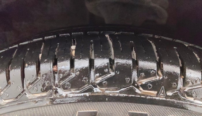 2015 Hyundai i10 SPORTZ 1.1, Petrol, Manual, 12,345 km, Left Front Tyre Tread