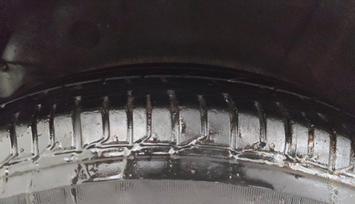 2015 Hyundai i10 SPORTZ 1.1, Petrol, Manual, 12,345 km, Right Rear Tyre Tread