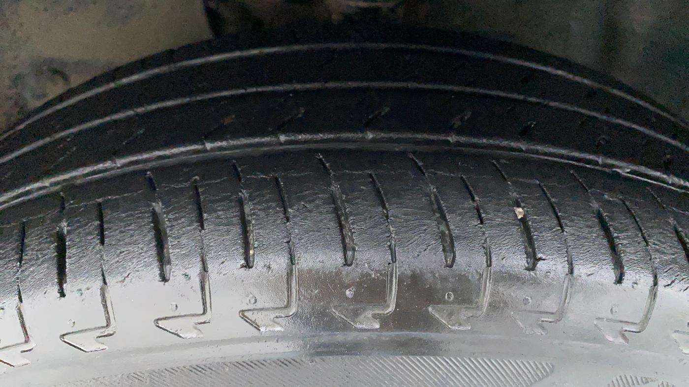2017 Maruti IGNIS DELTA 1.2 K12, Petrol, Manual, 33,395 km, Left Front Tyre Tread