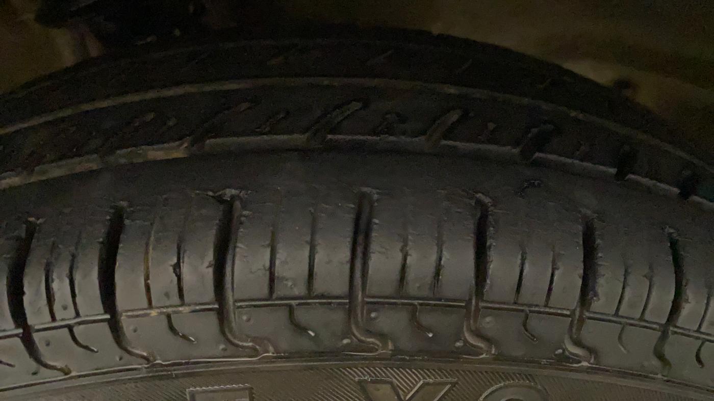2013 Maruti Alto K10 VXI, Petrol, Manual, 52,650 km, Left Front Tyre Tread