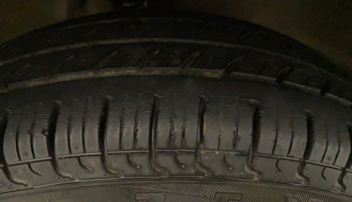 2013 Maruti Alto K10 VXI, Petrol, Manual, 52,650 km, Right Front Tyre Tread