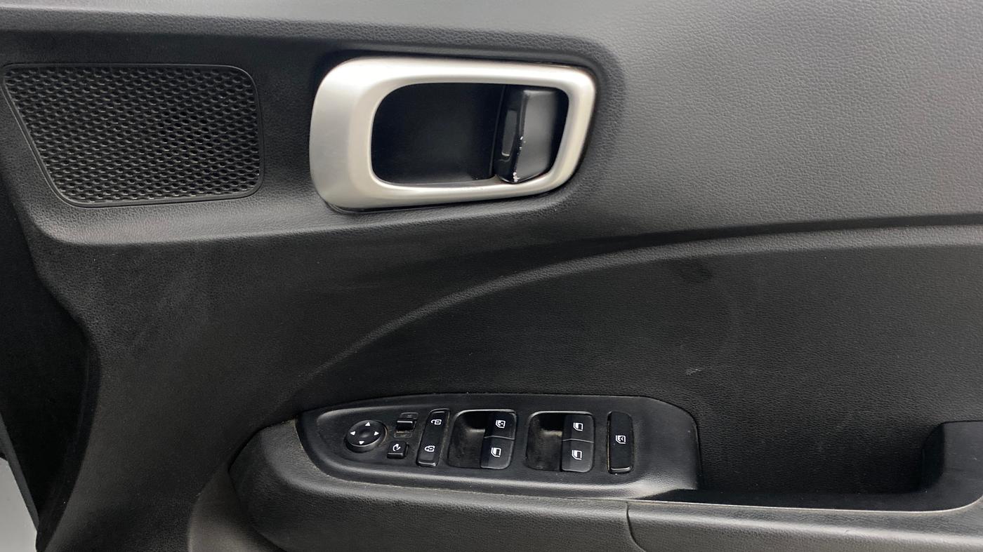 2019 Hyundai VENUE SX PLUS 1.0 TURBO DCT, Petrol, Automatic, 70,291 km, Driver Side Door Panels Control
