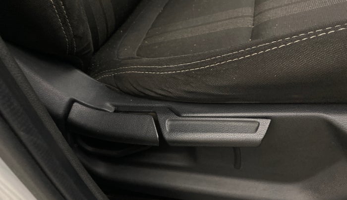 2019 Hyundai VENUE SX PLUS 1.0 TURBO DCT, Petrol, Automatic, 70,291 km, Driver Side Adjustment Panel