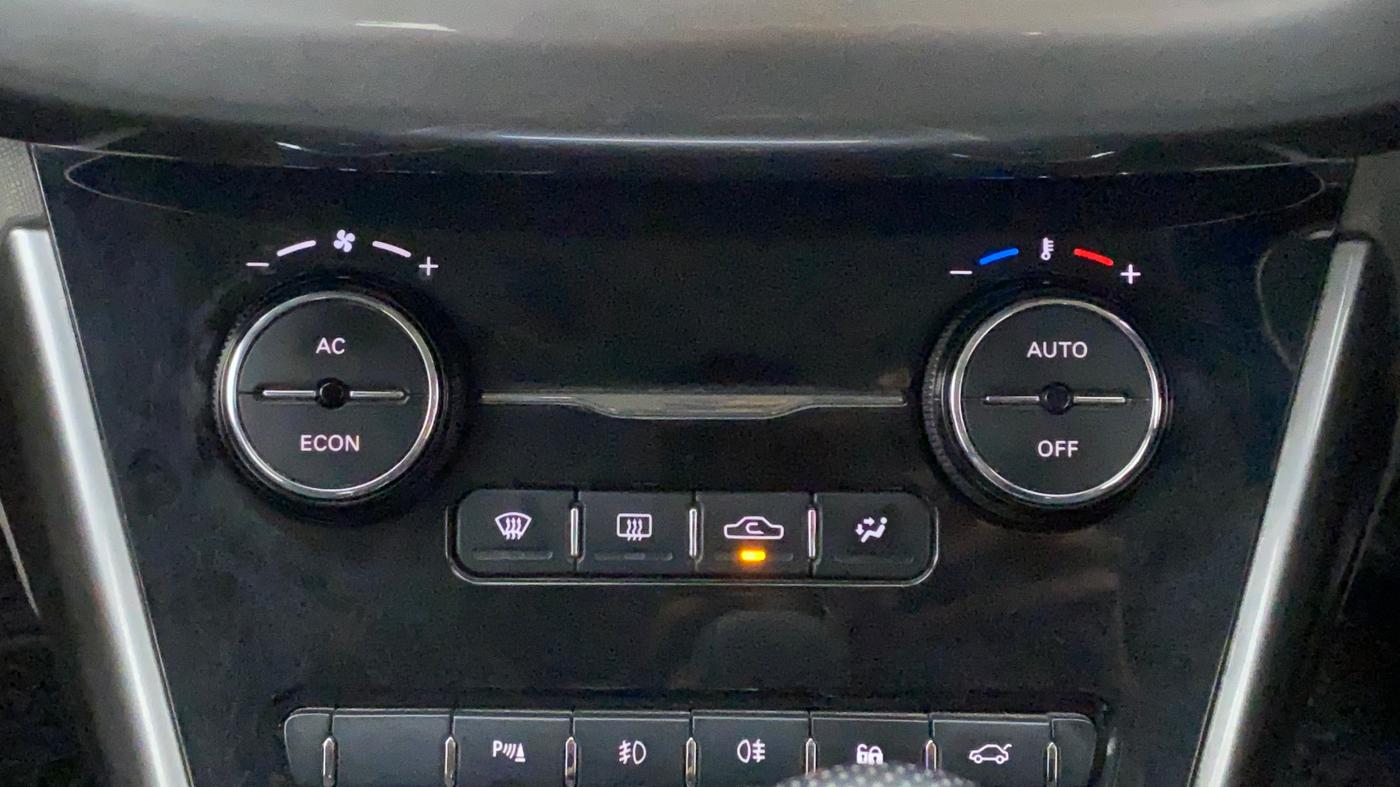 2018 Tata NEXON XZA PLUS PETROL DUAL TONE, Petrol, Automatic, 64,871 km, Automatic Climate Control