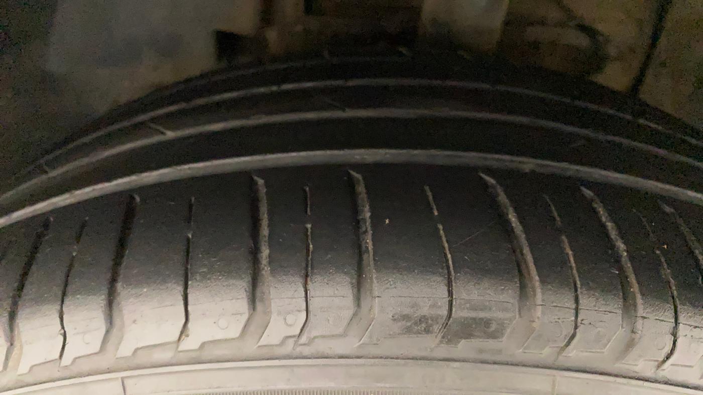2018 Tata NEXON XZA PLUS PETROL DUAL TONE, Petrol, Automatic, 64,871 km, Left Front Tyre Tread