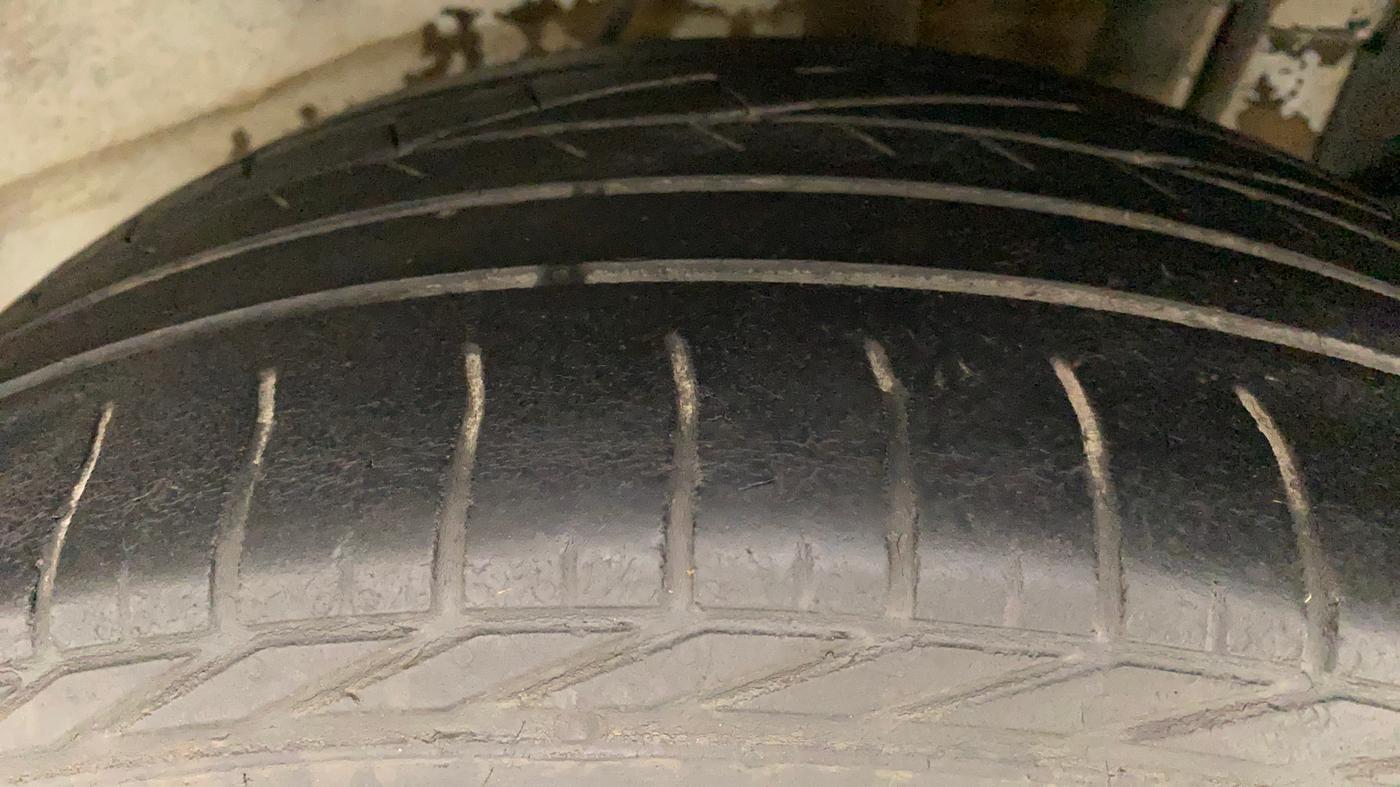 2018 Tata NEXON XZA PLUS PETROL DUAL TONE, Petrol, Automatic, 64,871 km, Left Rear Tyre Tread