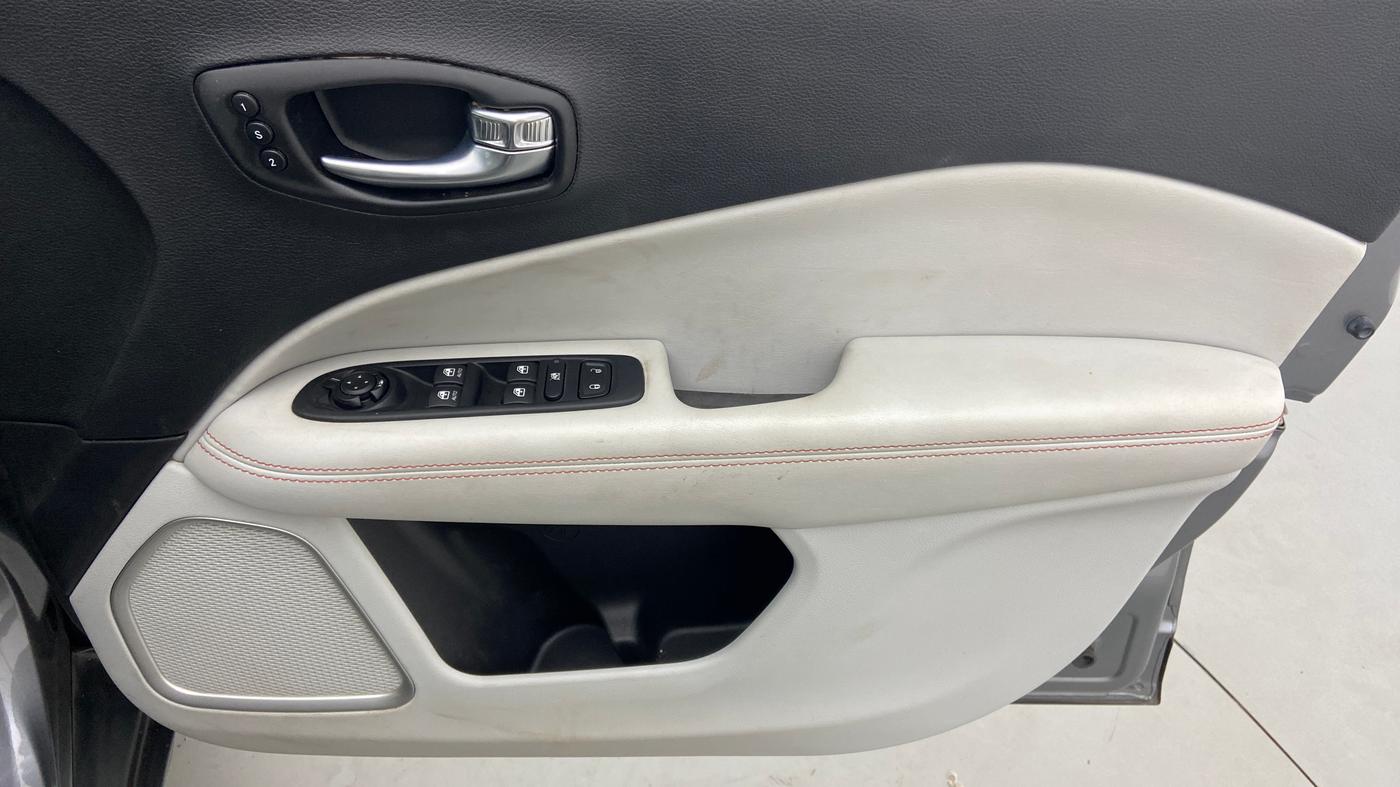 2019 Jeep Compass 1.4 LIMITED PLUS AT, Petrol, Automatic, 23,457 km, Driver Side Door Panels Control