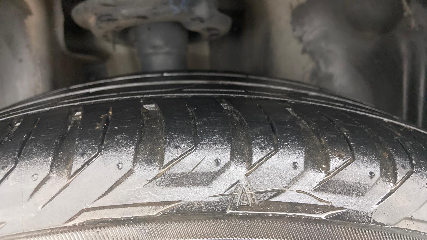 2019 Jeep Compass 1.4 LIMITED PLUS AT, Petrol, Automatic, 23,457 km, Right Rear Tyre Tread