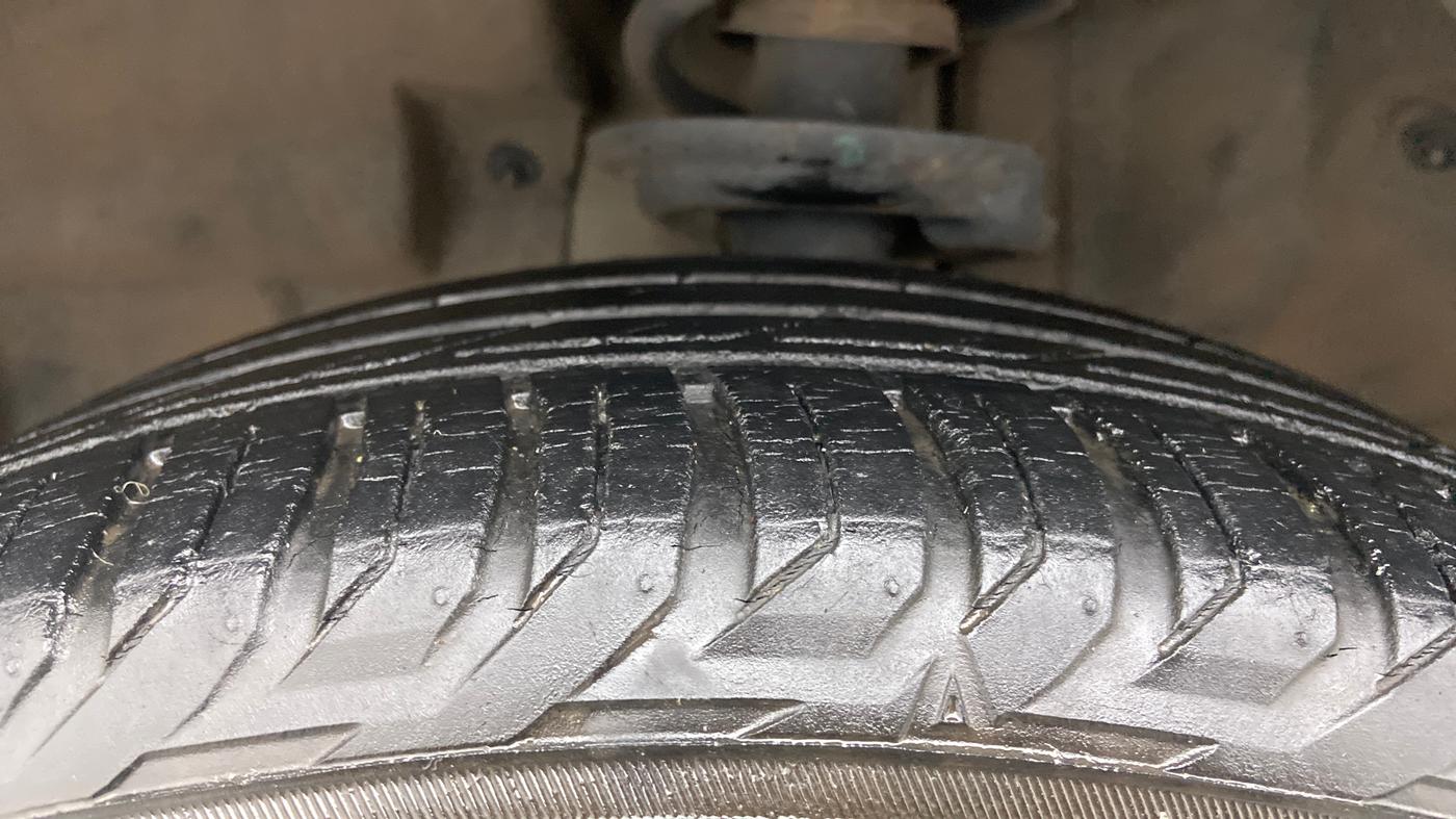 2019 Jeep Compass 1.4 LIMITED PLUS AT, Petrol, Automatic, 23,457 km, Left Front Tyre Tread