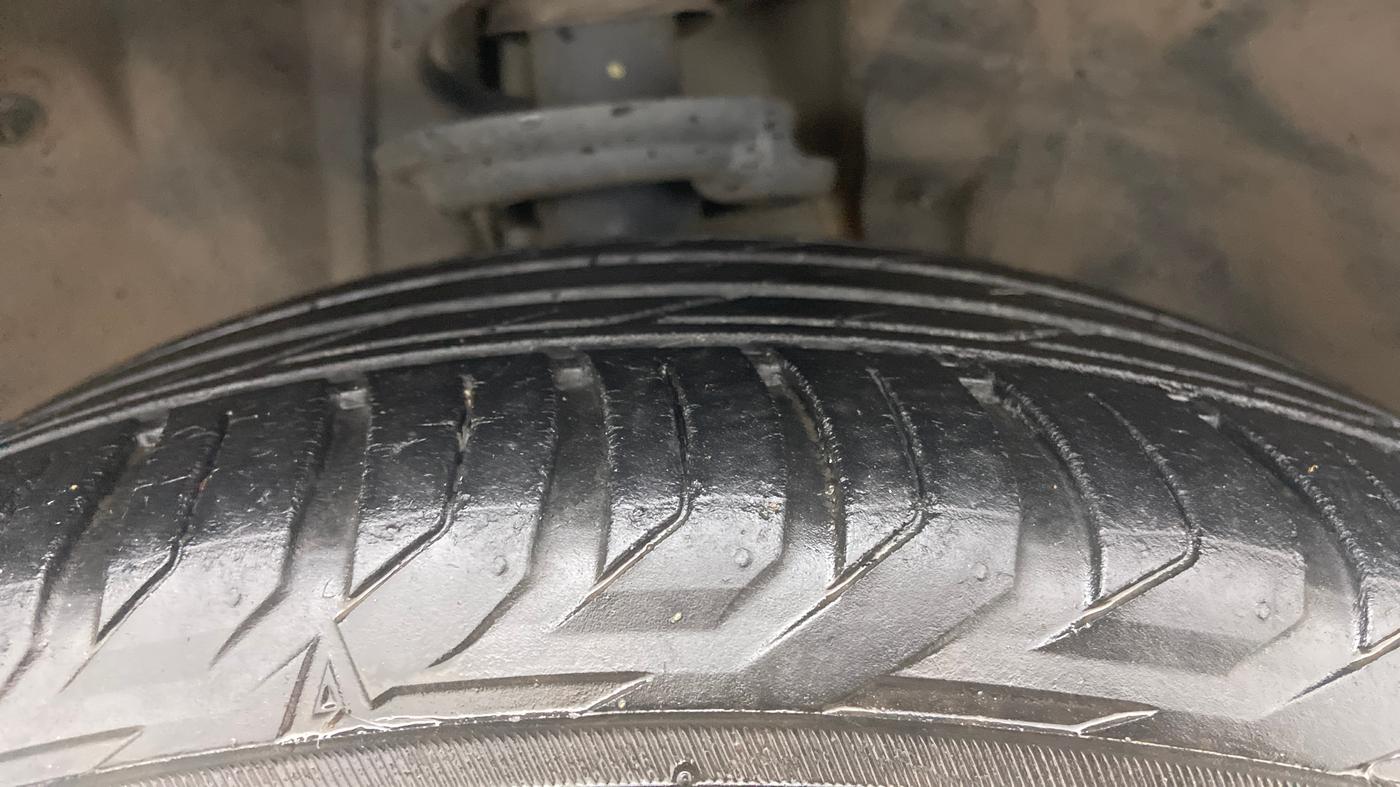 2019 Jeep Compass 1.4 LIMITED PLUS AT, Petrol, Automatic, 23,457 km, Right Front Tyre Tread