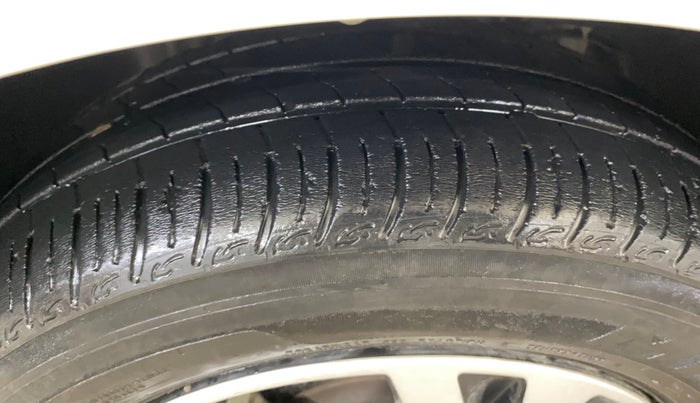 2023 Tata Tiago XT CNG, CNG, Manual, 33,179 km, Right Front Tyre Tread