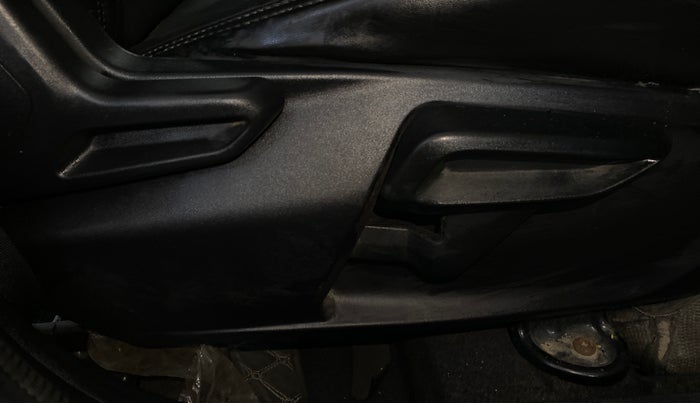 2023 Tata Tiago XT CNG, CNG, Manual, 33,179 km, Driver Side Adjustment Panel