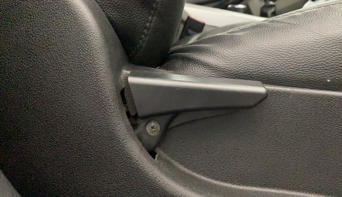 2018 Tata NEXON XT PETROL, Petrol, Manual, 19,070 km, Driver Side Adjustment Panel