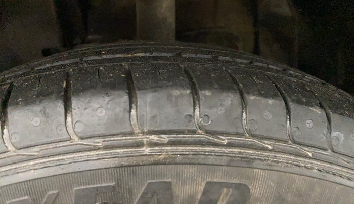 2018 Tata NEXON XT PETROL, Petrol, Manual, 19,070 km, Left Front Tyre Tread