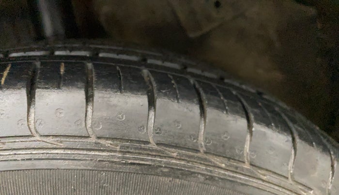 2018 Tata NEXON XT PETROL, Petrol, Manual, 19,070 km, Right Rear Tyre Tread