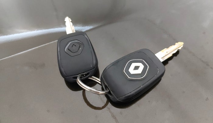 2022 Renault Kwid RXT 1.0 (O), Petrol, Manual, 38,311 km, Key Close Up