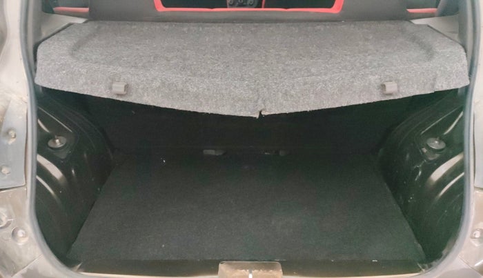 2022 Renault Kwid RXT 1.0 (O), Petrol, Manual, 38,311 km, Boot Inside