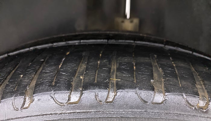 2014 Volkswagen Cross Polo HIGHLINE TDI, Diesel, Manual, 96,624 km, Left Rear Tyre Tread