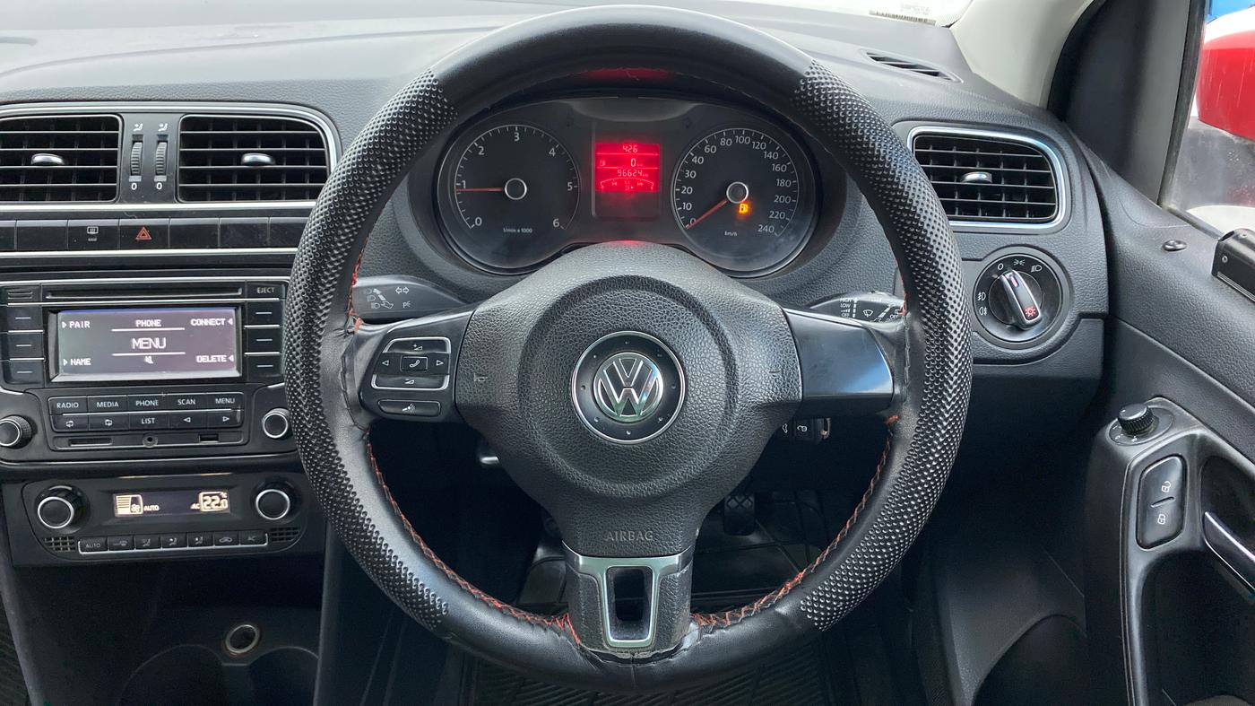 2014 Volkswagen Cross Polo HIGHLINE TDI, Diesel, Manual, 96,624 km, Steering Wheel Close Up