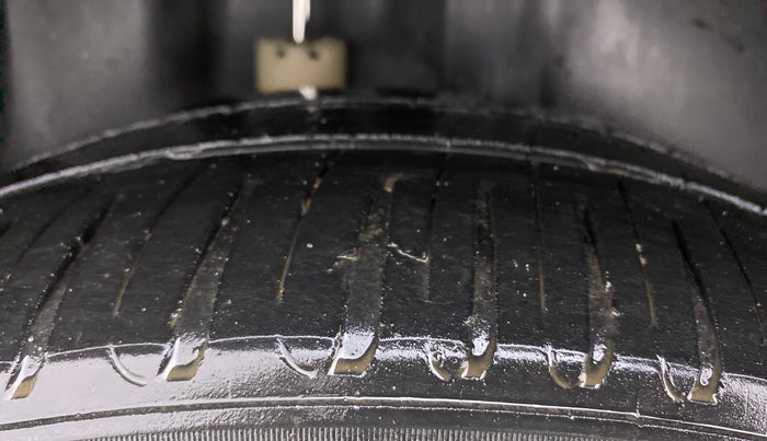 2014 Volkswagen Cross Polo HIGHLINE TDI, Diesel, Manual, 96,624 km, Right Rear Tyre Tread