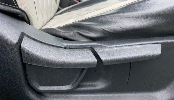 2020 Hyundai Creta SX 1.5 PETROL, Petrol, Manual, 30,359 km, Driver Side Adjustment Panel
