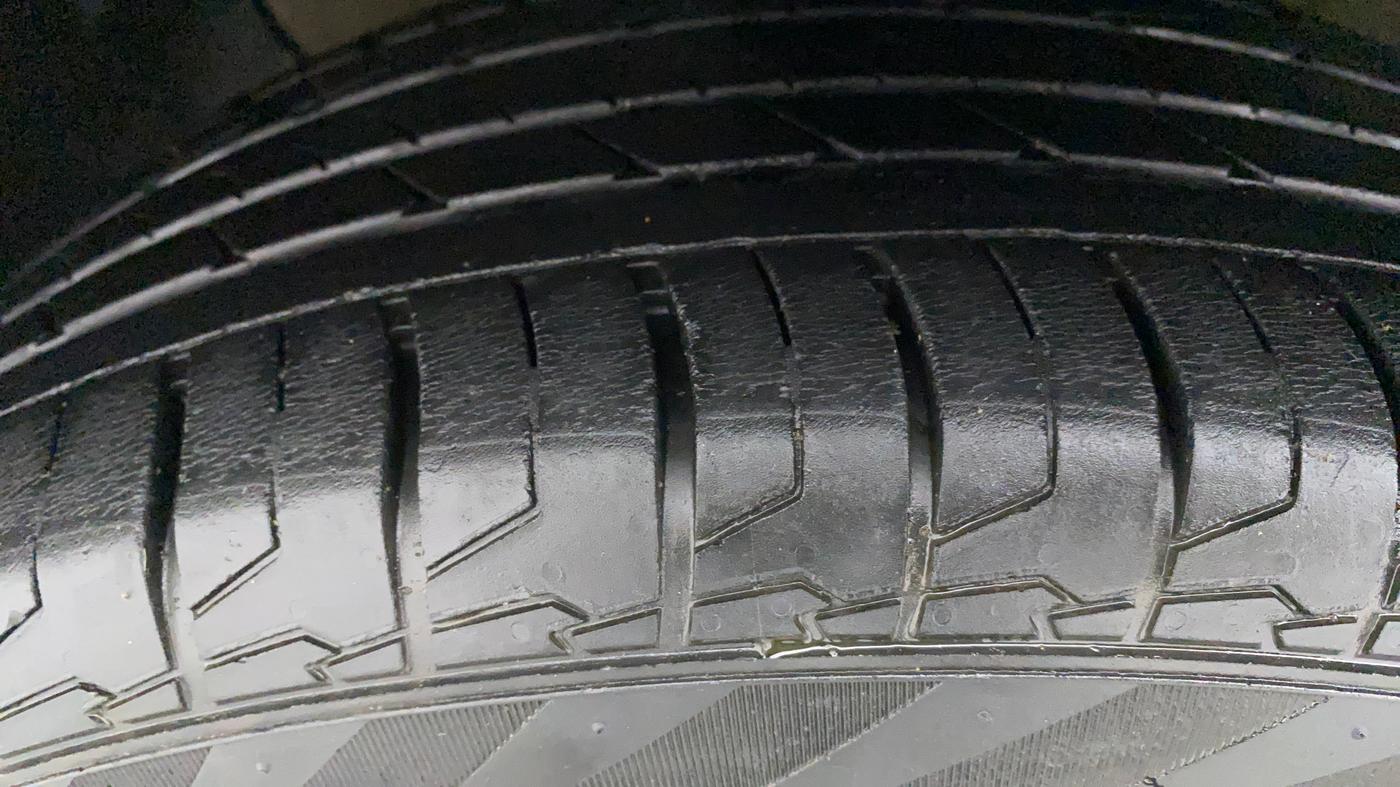 2020 Hyundai Creta SX 1.5 PETROL, Petrol, Manual, 30,359 km, Left Front Tyre Tread