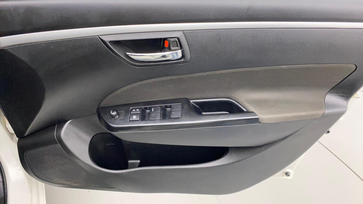 2014 Maruti Swift VXI, Petrol, Manual, 26,142 km, Driver Side Door Panels Control