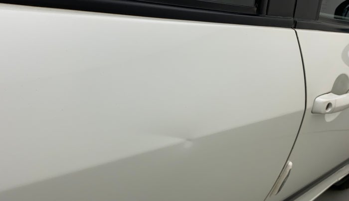 2014 Maruti Swift VXI, Petrol, Manual, 26,142 km, Right rear door - Slightly dented