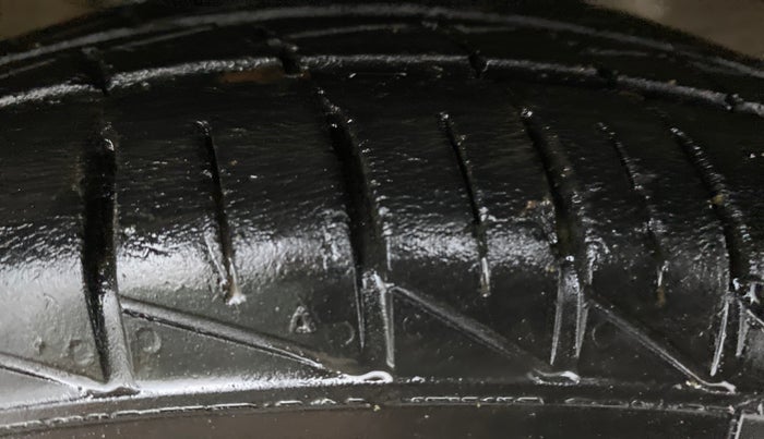2020 Maruti Alto LXI CNG, CNG, Manual, 35,884 km, Right Front Tyre Tread
