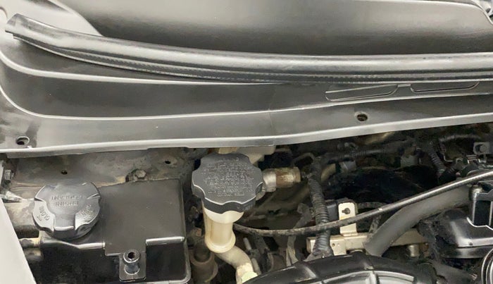 2014 Hyundai i10 SPORTZ 1.1, Petrol, Manual, 58,258 km, Bonnet (hood) - Cowl vent panel has minor damage