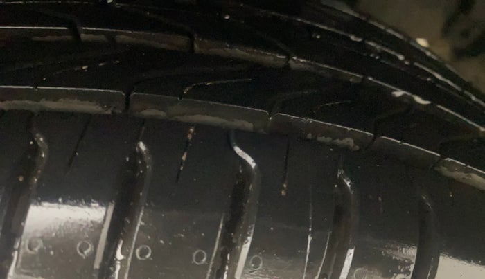 2022 Hyundai AURA S 1.2 CRDI, Diesel, Manual, 64,920 km, Left Rear Tyre Tread