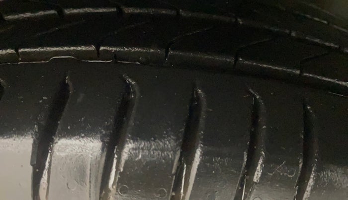 2022 Hyundai AURA S 1.2 CRDI, Diesel, Manual, 64,920 km, Right Front Tyre Tread