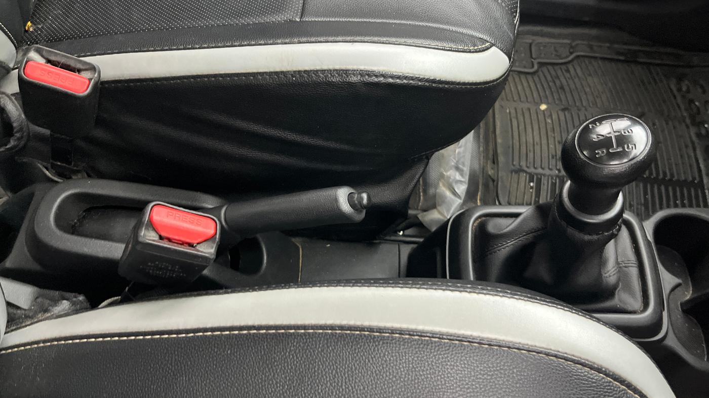 2024 Maruti S PRESSO Vxi Plus (O), Petrol, Manual, 74,788 km, Gear Lever