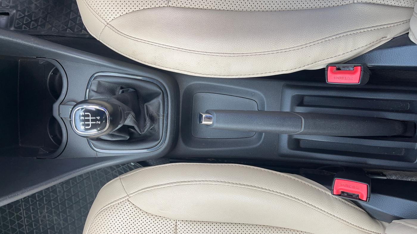 2019 Skoda Rapid AMBITION 1.5 TDI, Diesel, Manual, 71,520 km, Gear Lever
