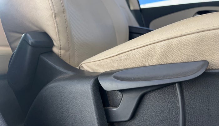 2019 Skoda Rapid AMBITION 1.5 TDI, Diesel, Manual, 71,520 km, Driver Side Adjustment Panel