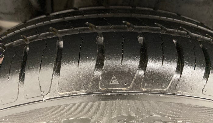 2019 Maruti Swift LXI, Petrol, Manual, 14,058 km, Right Rear Tyre Tread
