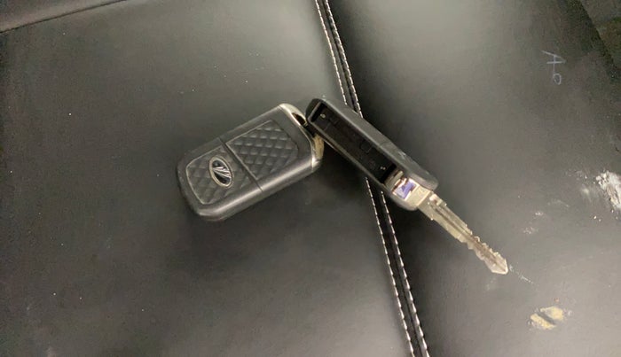 2022 Mahindra Thar LX D AT 4WD HT, Diesel, Automatic, 85,305 km, Key Close Up