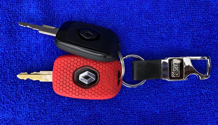 2021 Renault Kwid 1.0 RXT Opt, Petrol, Manual, 13,485 km, Key Close Up