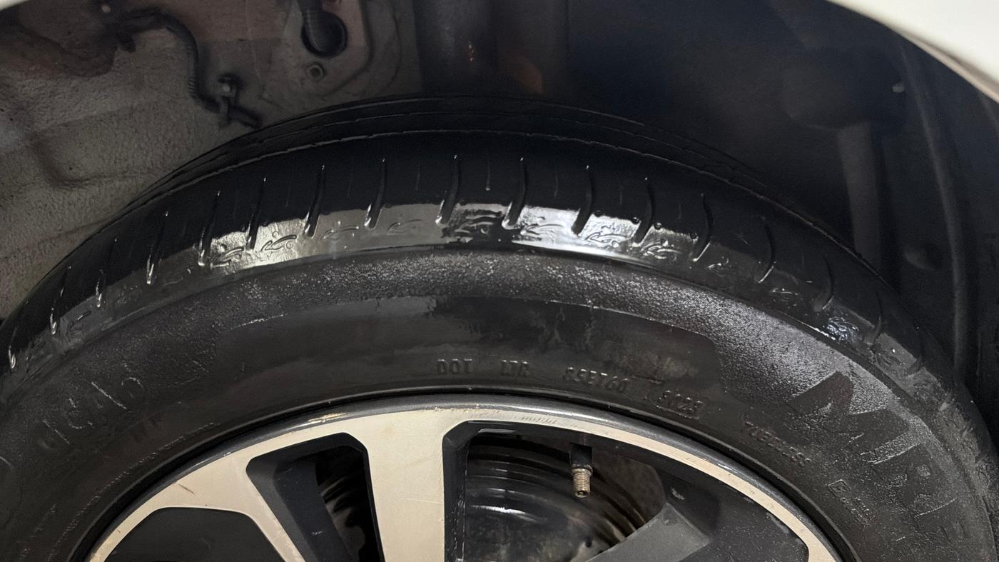 2023 Tata ALTROZ XZ PLUS SUNROOF CNG, CNG, Manual, 38,826 km, Left Rear Tyre Tread