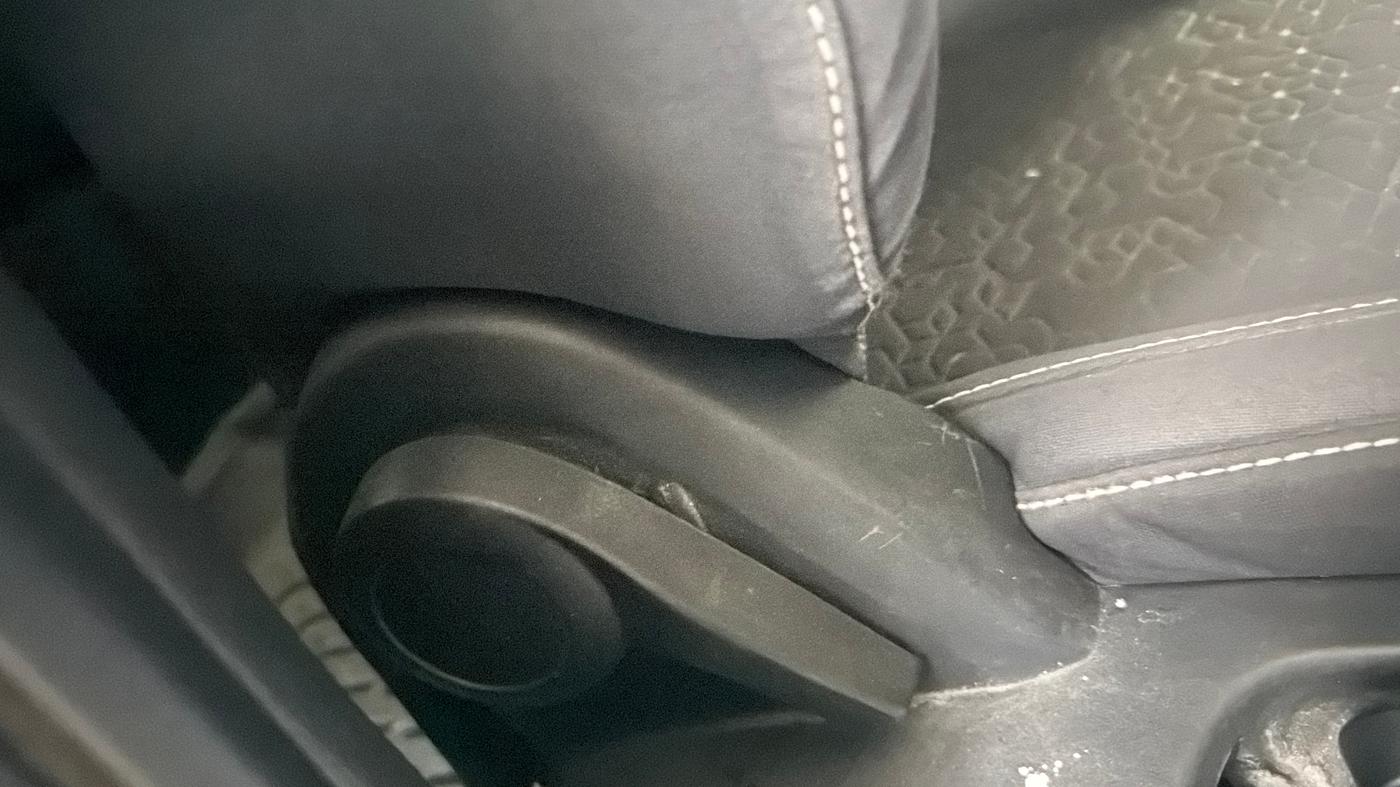 2023 Tata ALTROZ XZ PLUS SUNROOF CNG, CNG, Manual, 38,826 km, Driver Side Adjustment Panel
