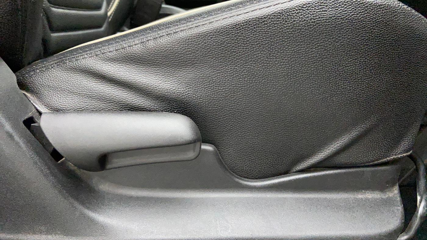 2018 Maruti Vitara Brezza VDI, Diesel, Manual, 41,276 km, Driver Side Adjustment Panel
