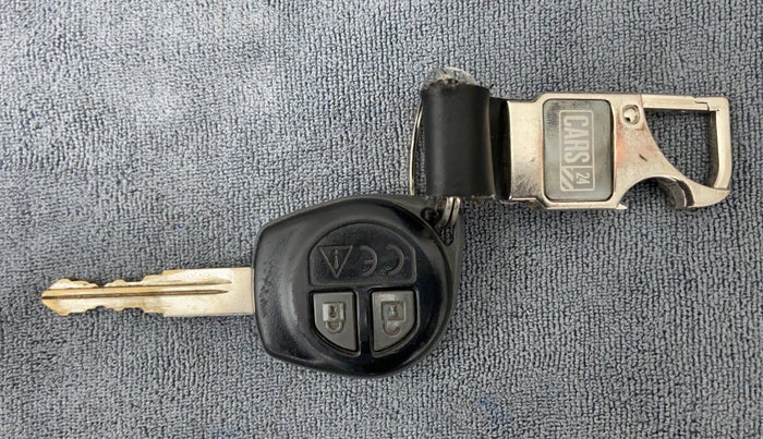 2018 Maruti Vitara Brezza VDI, Diesel, Manual, 41,276 km, Key Close Up