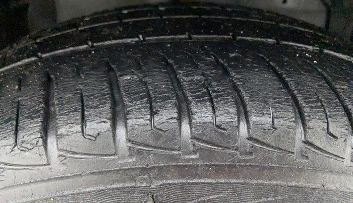 2018 Maruti Vitara Brezza VDI, Diesel, Manual, 41,276 km, Right Front Tyre Tread
