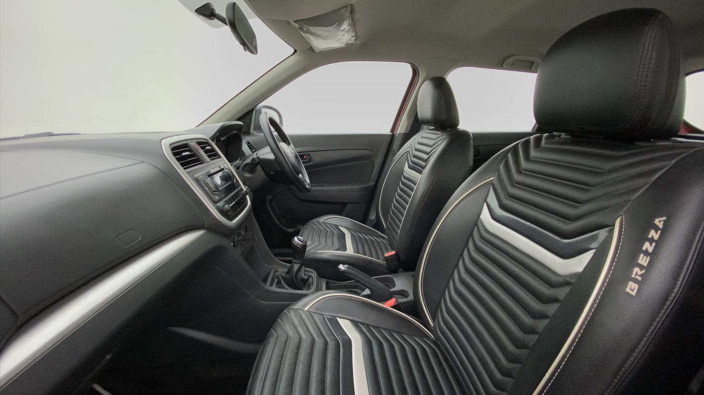 2018 Maruti Vitara Brezza VDI, Diesel, Manual, 41,276 km, Right Side Front Door Cabin