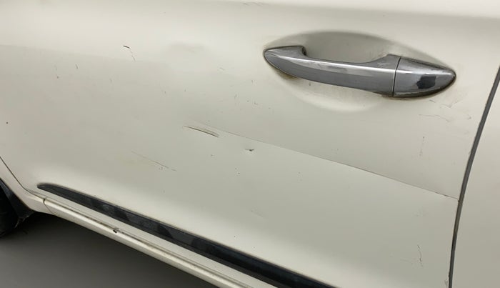 2015 Hyundai Elite i20 ASTA 1.2, Petrol, Manual, 1,19,284 km, Front passenger door - Slightly dented