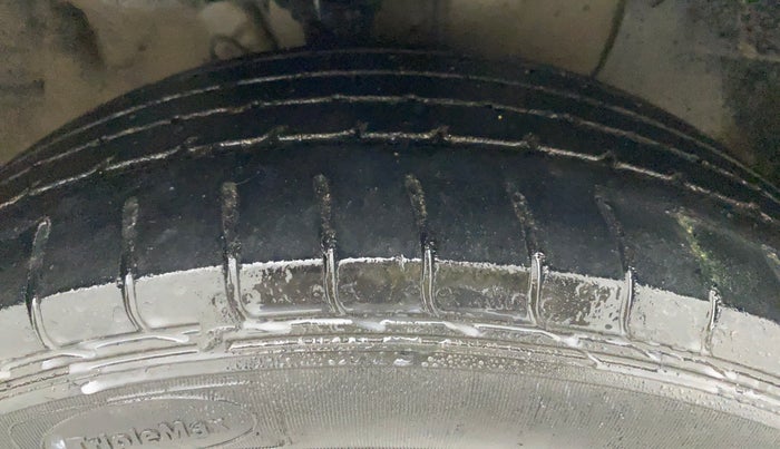2015 Hyundai Elite i20 ASTA 1.2, Petrol, Manual, 1,19,284 km, Right Front Tyre Tread