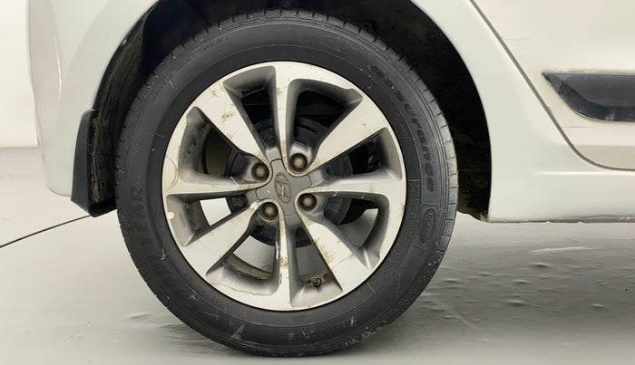 2015 Hyundai Elite i20 ASTA 1.2, Petrol, Manual, 1,19,284 km, Right Rear Wheel