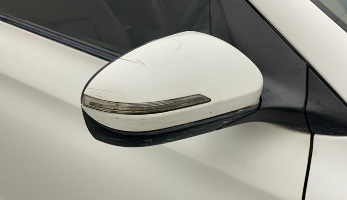 2015 Hyundai Elite i20 ASTA 1.2, Petrol, Manual, 1,19,284 km, Right rear-view mirror - Indicator light has minor damage