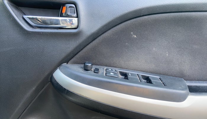 2017 Maruti Baleno ZETA CVT PETROL 1.2, Petrol, Automatic, 96,493 km, Driver Side Door Panels Control